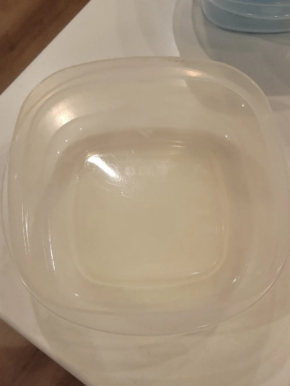Rubbermaid Tupperware  Red and Light Blue Food Storage Containers